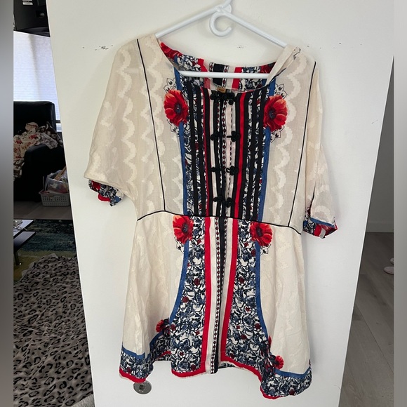 FARM Rio Dresses & Skirts - FARM Rio embroidered floral boho dress M